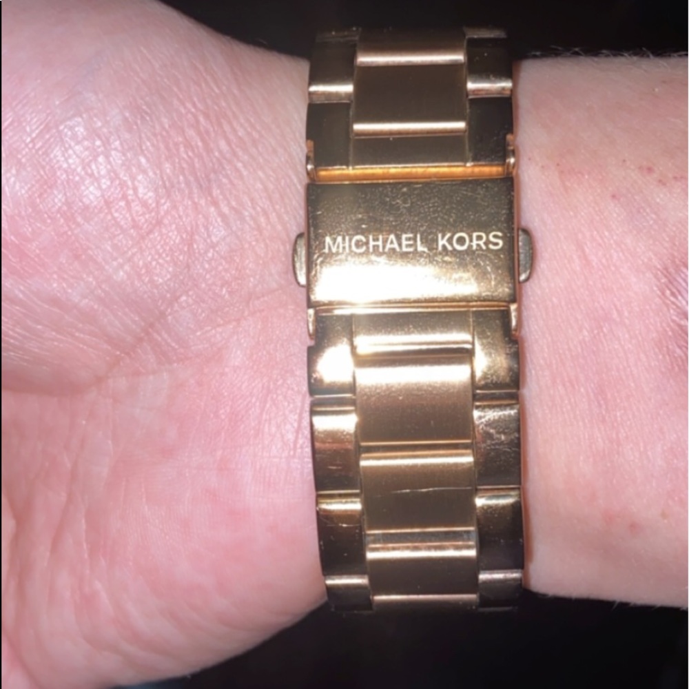 Micheal Kors Watch (Rose Gold) - Picture 3 of 8